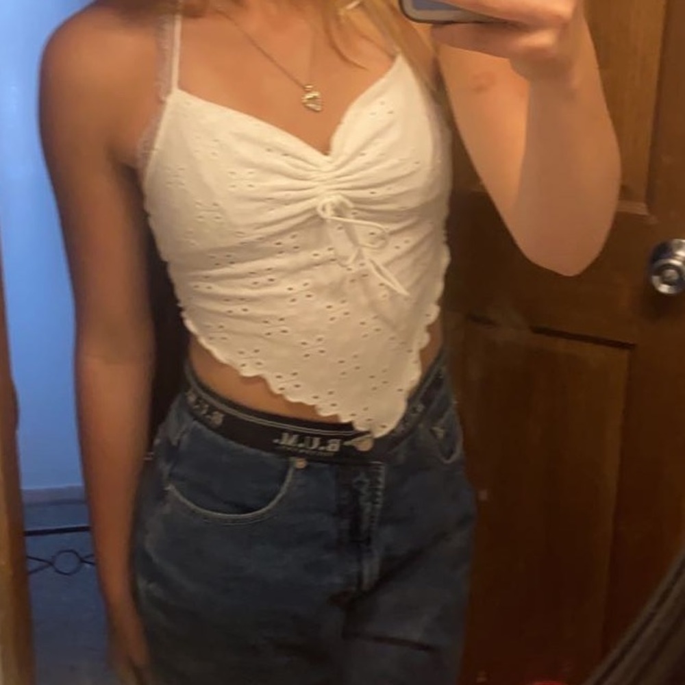 V crop top